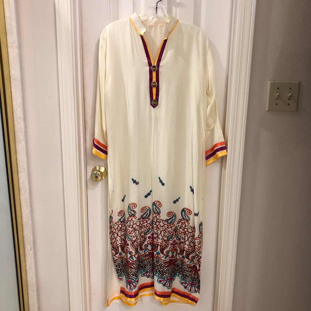 FREE with purchase: Tunic, beautiful embroidery, light weight, Sz 6